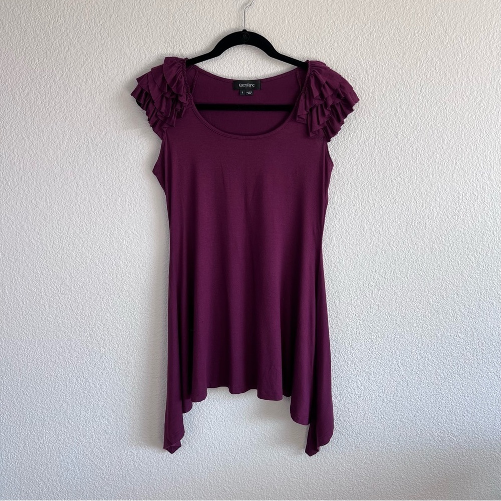 Karen‎ Kane Sharkbite Cut Hem Ruffle Shoulder Top